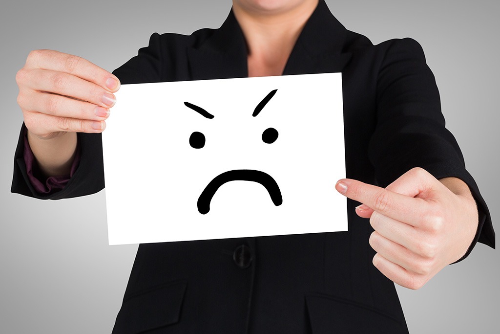 클레임과 컴플레인의 차이를 설명하는 인포그래픽