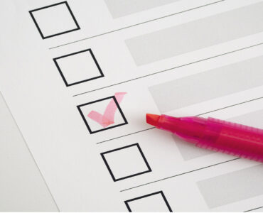 콜센터 아웃소싱 선택 기준을 설명하는 인포그래픽